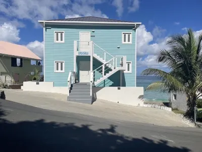 Spectacularly situated Beach Front  High Tide@ The Tides  at Little Apple Bay.