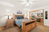 Sugarbear Cabin Hotels in Sugarloaf