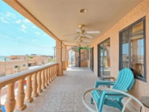 Vacation Getaway Steps from the Water! Hotels in Rocky Point