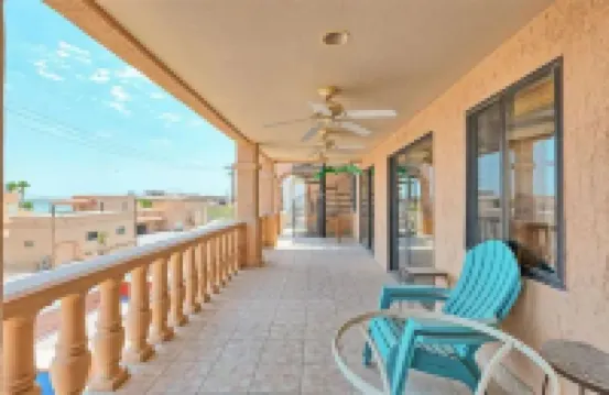 Vacation Getaway Steps from the Water!