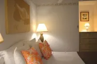 Oceanview Kalapaki Beach Healthy / Non-toxic 2-bedroom condo with WiFi, AC