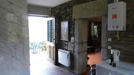 Villa in Douro Valley Отели в г. Феррейруш-де-Авойнш