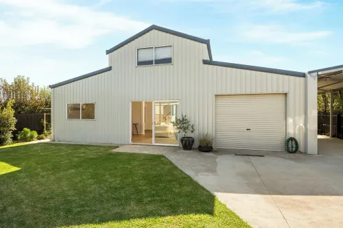 3-bed Beach House and 1-bed self-contained Barn in St Leonards