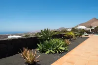 Luxury villa, swimming pool, sea views, A/C, BBQ, WIFI,