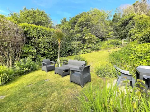 A Thatched Cottage in St Agnes very near the beach, garden, parking for 2 cars.