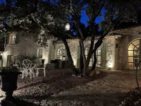 Mas Familial Face au Pic Saint Loup Avec Piscine Chauffée et Jacuzzi Extérieur