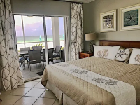 Spectacular Beachfront Condo, Seven Mile Beach - Ground Floor!