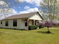 Fully Furnished Two Bedroom Farm House, "The Little House" Has Everything !