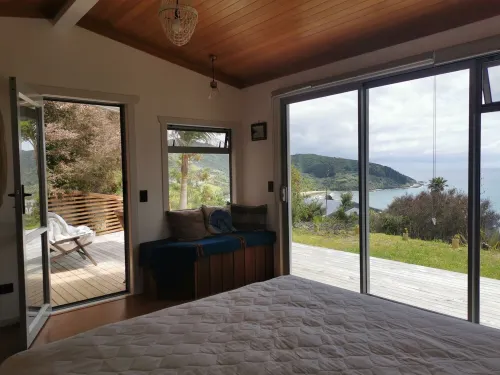Stunning Eco Cabin with views of full stretch of 90 Mile Beach and Ahipara