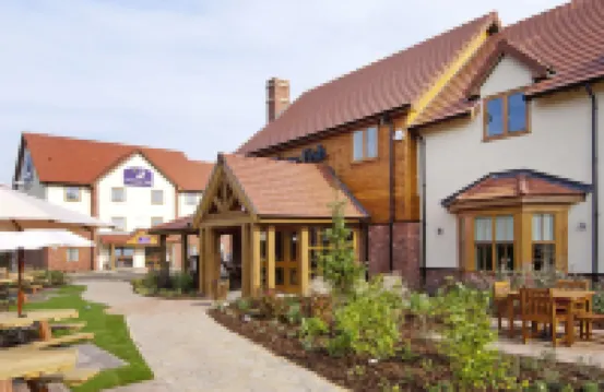 بريميير إن نيو بورت تلفورد فنادق في 