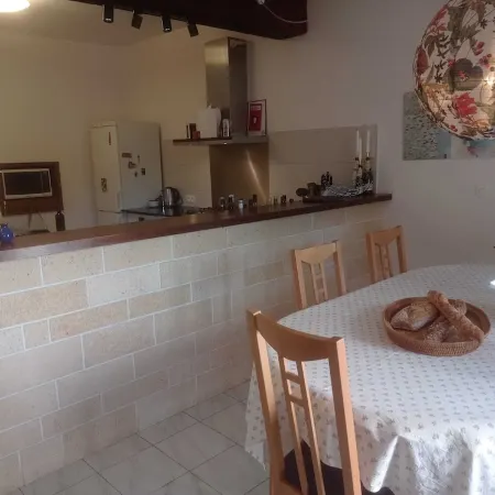 On vacation with the dog? House with enclosed garden in the center of Roquebrun.