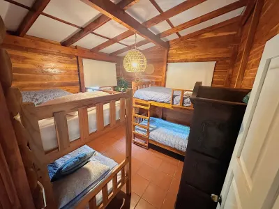 Charming 3-bedroom beach cabin with Starlink WiFi, AC in enchanting Tamanique