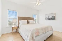 Pool! DOCK! Two Master Bedrooms. Private & public beach access. Sleeps 12