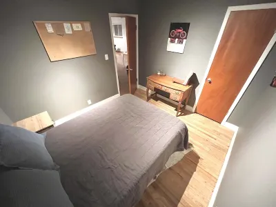 Ranch Style Home in West Denver. Quiet Neighborhood. Red Rocks, Golden, Denver.