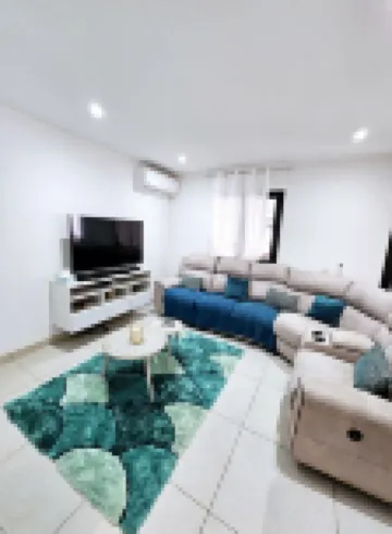 Maison Récente et Toute Équipée Avec Piscine