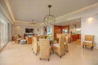 Ground-Floor Family Oasis with Double-Size Pool, Lake View & 4 Spacious Bedrooms Hotels near Playa punta mita