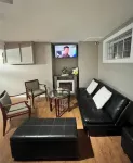 #1-Ellegant  Room in a Quiet and Nice Home to Stay in West Edmonton Area 에드먼턴 호텔