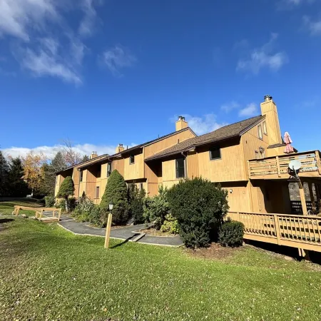 Cozy Ski On/Off Condo Located at Hunter Mountain