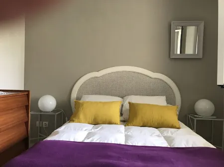 -Sept 23 to 30 CARNAC PLAGE- APPART. T2 ground floor. private residence.WIFI. parking Отели рядом с достопримечательностью «Карнакские камни»