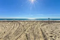 1 Ocean Fun Emerald Isle Apt, Steps to Beaches! - parking