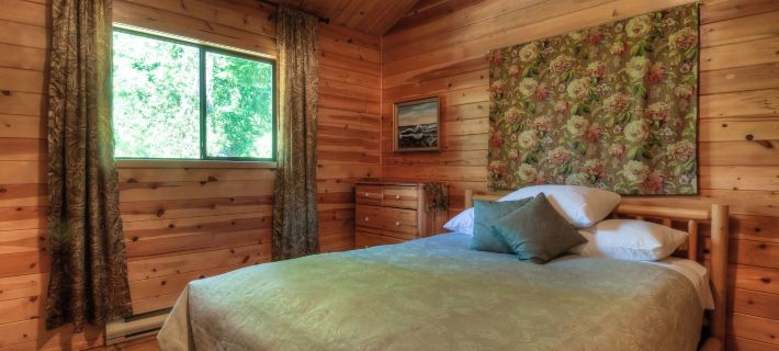 Heriot Bay Inn Hotels in Strathcona