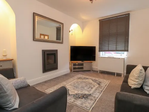 10 Haw Grove - Country Houses