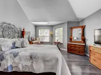 Paradise Hills Oasis 4 Bedroom Home