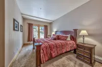 Three Bedroom Mountain at Kirkwood Townhouse by RedAwning Hotels in Kirkwood