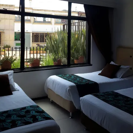 Hotel Central House Bogotá Отели рядом с достопримечательностью «Конгресс-центр G12»