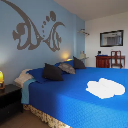 Bay View Hotel Отели в г. Сан Карлос