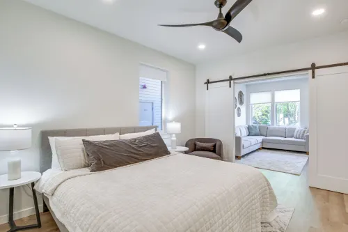 Walk to Beaches: 'Siletz Bay Bliss' Townhome - Homestays