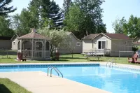 Kennebunk Gallery Motel and Cottages - Pool
