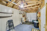 馬尼斯蒂克河畔釣魚、徒步與放鬆：小屋 - Wi-Fi