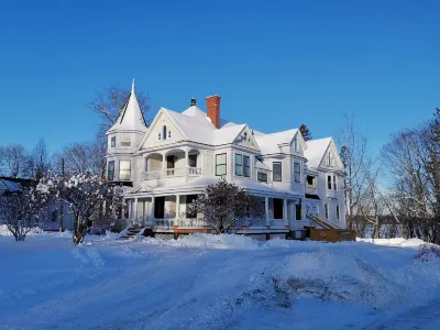 By the River B&B Hoteles cerca de University of New Brunswick