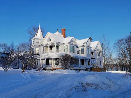 By the River B&B Отели рядом с достопримечательностью «Университет Нью Брансуик»