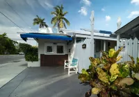 Seashell Motel and International Hostel