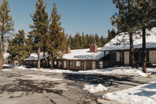 Vintage Lakeside Inn Hotels in Big Bear Lake