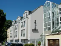Hotel am Schlosspark , Wiesbaden Hotels near Biebrich