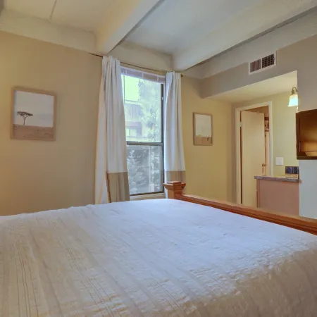 B207 Ten Mile Island 2Br 2Ba Condo