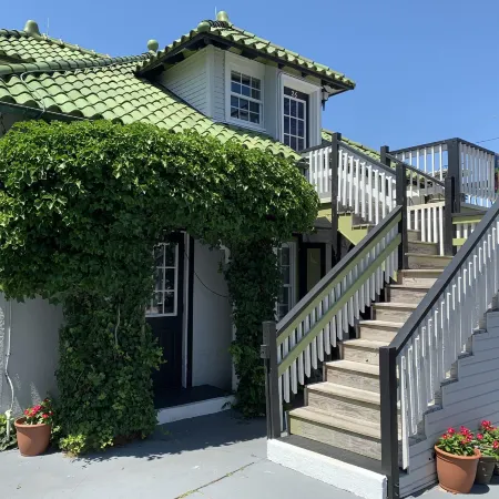 Ocean Manor 1100 Inn