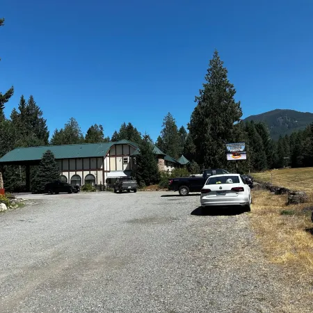 Packwood Lodge & Cabins