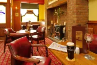 Shamrock Inn Hotel - 3-Star