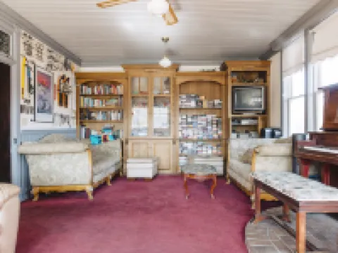 The Hostel California Hotels in Bishop