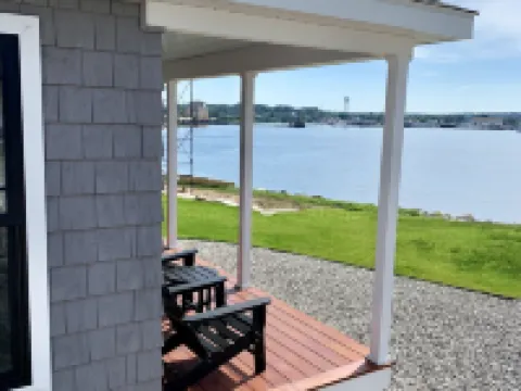 Harbor View Landing Hotels in Groton