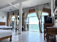 Traditional Sierra Leon Oceanfront Rooms Hotels near Los Arcos