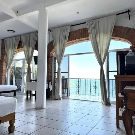 Traditional Sierra Leon Oceanfront Rooms
