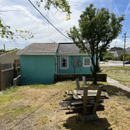 Sandy Mutts at the Beach 1 Bedroom Cottage by RedAwning