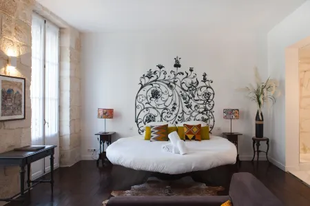 Une Chambre Chez Dupont Отели рядом с достопримечательностью «Basilique Saint-Seurin»