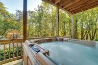 Family Getaway: Georgia Cabin w/ Outdoor Hot Tub - Homestays