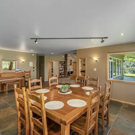 River Heights Home 3 Bedroom Cabin by RedAwning
